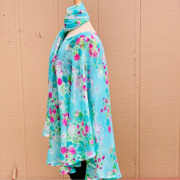 Floral sheer Poncho with Scarf - Picture 2 of 8
